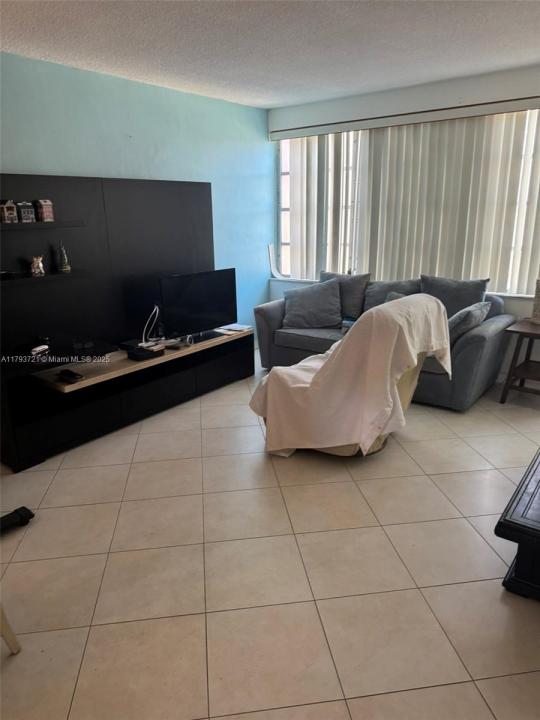 18555 NE 14th Ave 602, Miami, Флорида 33179, Соединенные Штаты