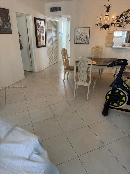 18555 NE 14th Ave 602, Miami, Флорида 33179, Соединенные Штаты