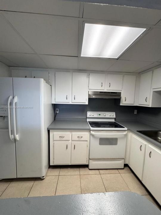 4174 INVERRARY DR 707, Lauderhill, Floride 33319, États-Unis