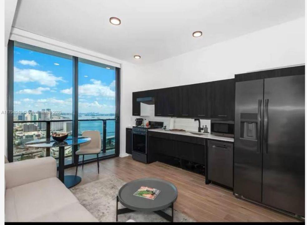 398 NE 5th St 4602, Miami, Floride 33132, États-Unis