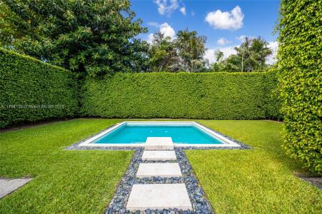 5460 Alton Rd, Miami Beach, Florida 33140, USA