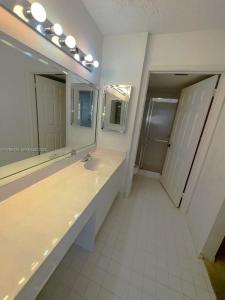 10217 NW 24th Place 308, Sunrise, Florida 33322, USA