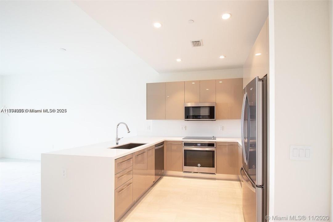 2000 Metropica Way 615, Sunrise, Florida 33323, USA
