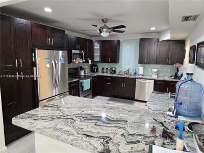 295 Jacaranda Dr 20, Plantation, Florida 33324, USA