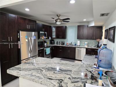 295 Jacaranda Dr 20, Plantation, Florida 33324, USA
