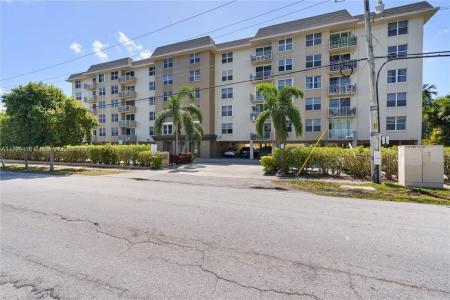 1050 SE 15th St 307, Fort Lauderdale, Florida 33316, USA
