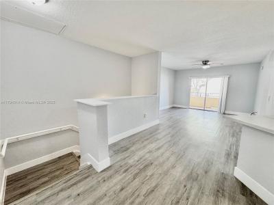 704 Belmont Ln 704, North Lauderdale, Florida 33068, USA