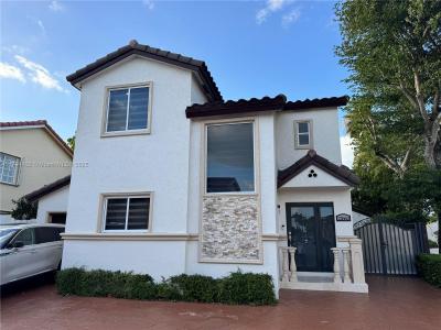 12663 NW 8th Way, Miami, Florida 33182, USA
