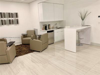 17100 Royal Palm Blvd 1, Weston, Florida 33326, USA