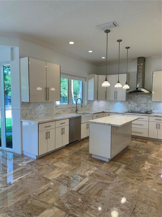 10600 SW 69th Ave, Pinecrest, Florida 33156