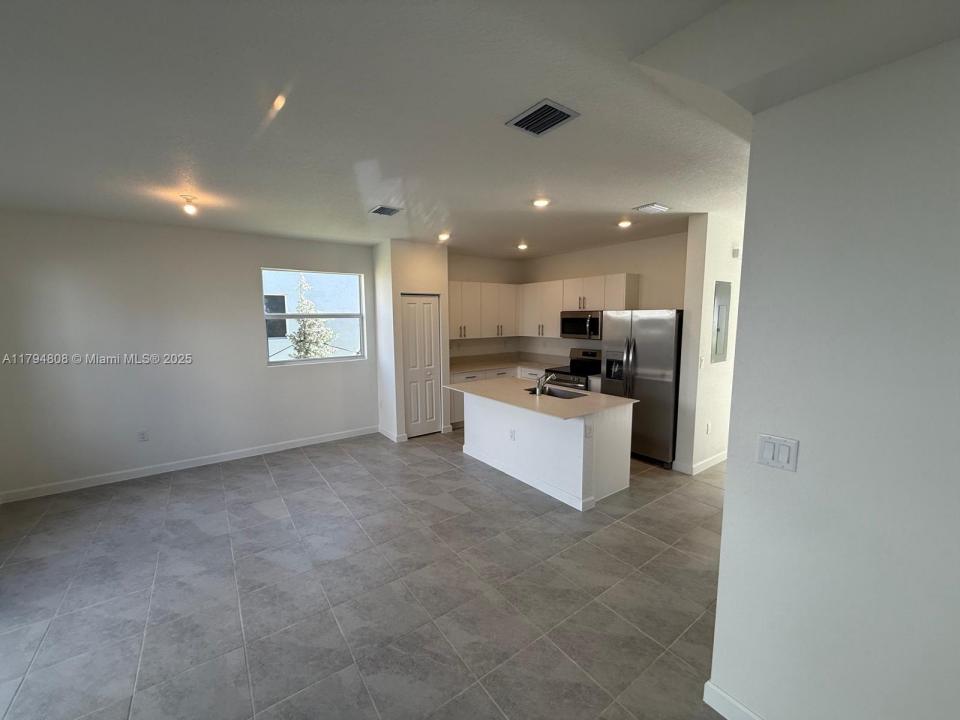 116 SE 11 CT., Florida City, Florida 33034