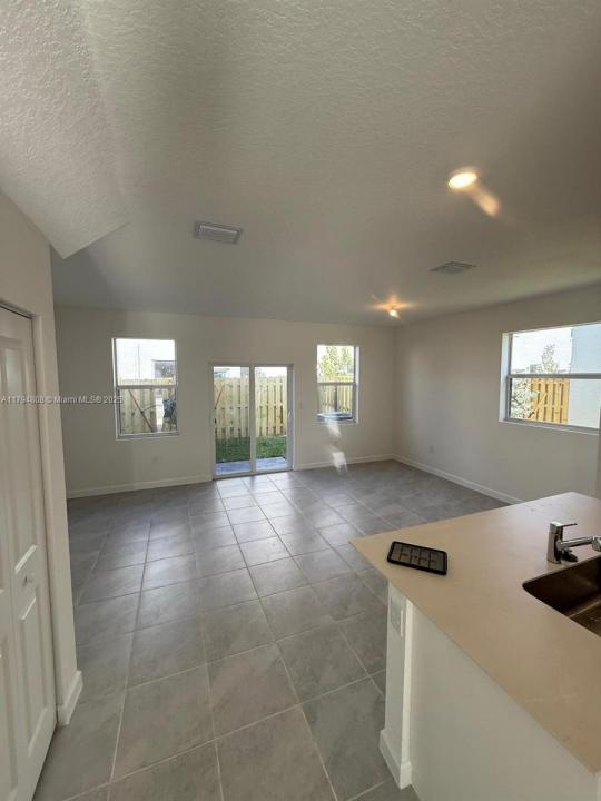 116 SE 11 CT., Florida City, Florida 33034