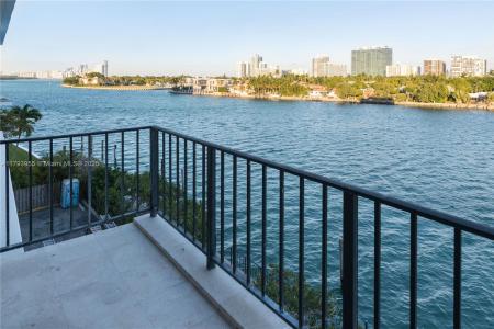 10101 E Bay Harbor Dr 404, Bay Harbor Islands, Florida 33154, USA