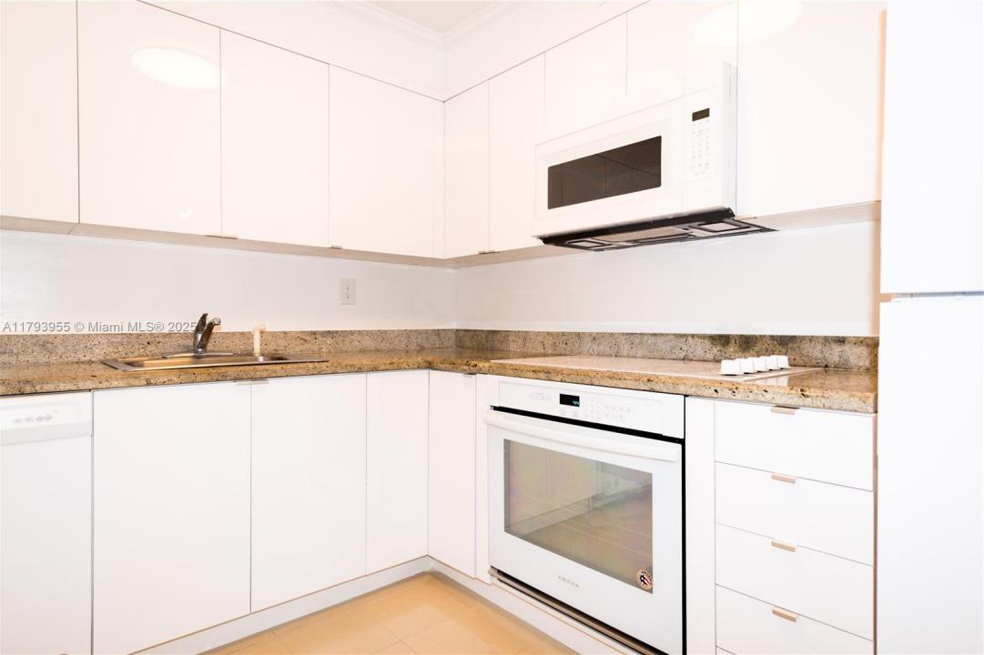 10101 E Bay Harbor Dr 404, Bay Harbor Islands, Floride 33154, États-Unis
