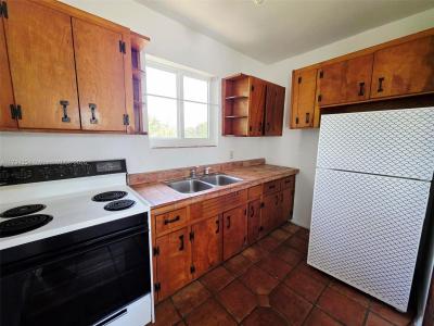 524 Hampton Rd 1/2, West Palm Beach, Florida 33405, USA
