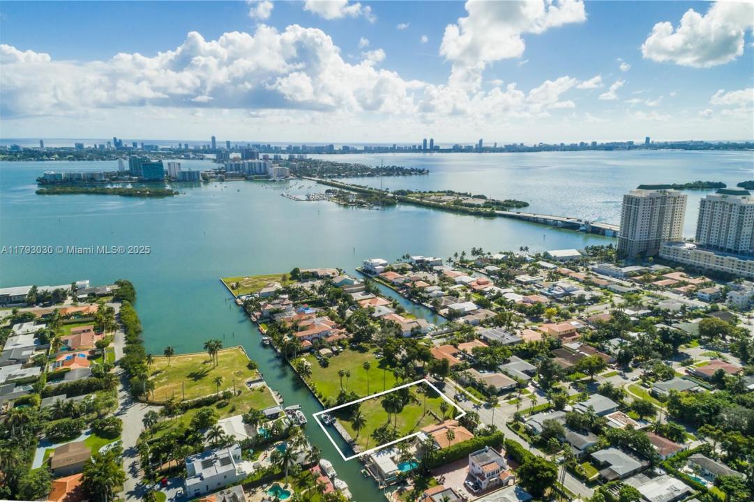 1095 NE 83rd St, Miami, Florida 33138