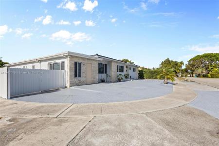 9365 SW 44th St, Miami, Florida 33165, USA