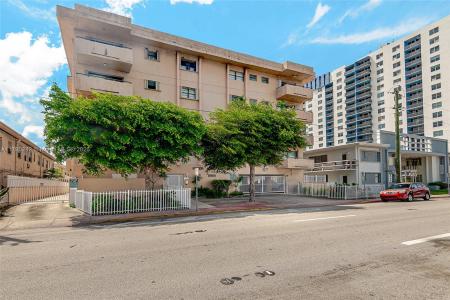 6880 Abbott Ave 212, Miami Beach, Florida 33141, USA
