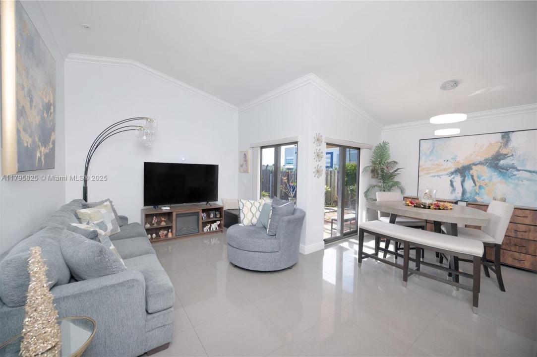 6268 NW 170th Ter, Hialeah, Florida 33015, Amerika Birleşik Devletleri
