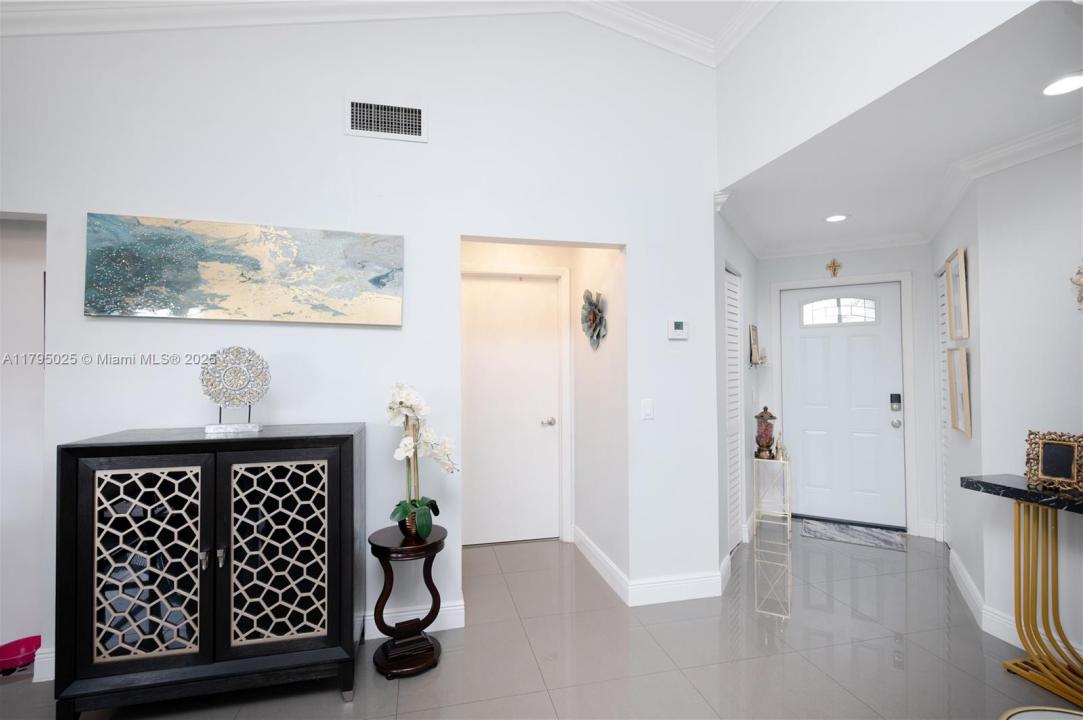 6268 NW 170th Ter, Hialeah, Florida 33015, Amerika Birleşik Devletleri