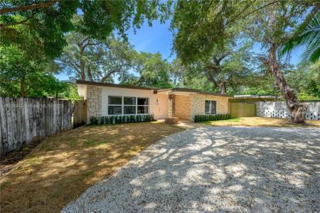 736 NE 164th St, Miami, Florida 33162, USA