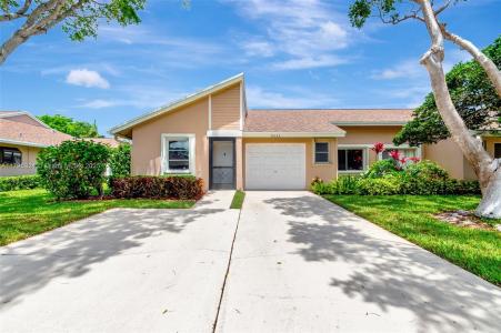 8055 Sweetbriar Way, Boca Raton, Florida 33496, USA