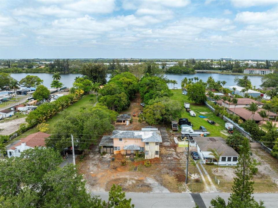 15100 NW River Dr, Miami, Florida 33169, Estados Unidos