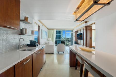 6801 Collins Ave 1014, Miami Beach, Florida 33141, USA