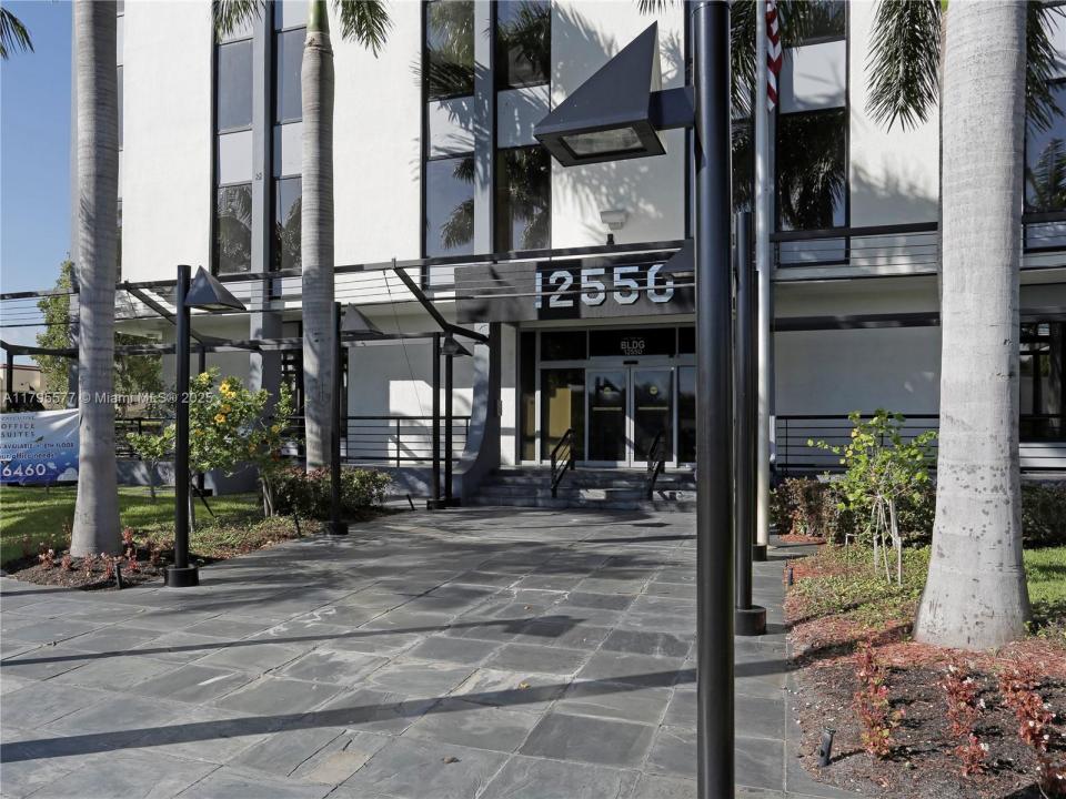 12550 Biscayne Blvd 210, North Miami, Florida 33181, Stati Uniti