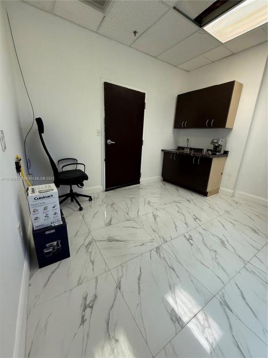 12550 Biscayne Blvd 210, North Miami, Florida 33181, Stati Uniti
