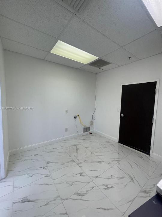 12550 Biscayne Blvd 210, North Miami, Florida 33181, Stati Uniti