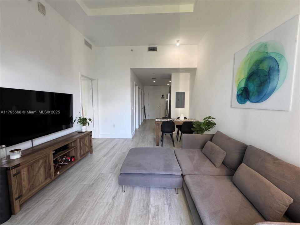 121 NE 34th St L601, Miami, Flórida 33137, Estados Unidos