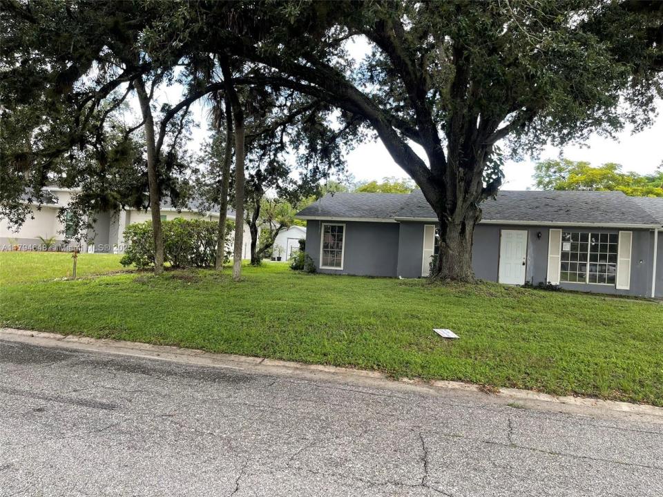 4030 SCHOOL CIR, La Belle, Florida 33935, USA
