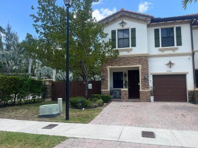 8985 NW 98th Ave, Doral, Florida 33178, USA