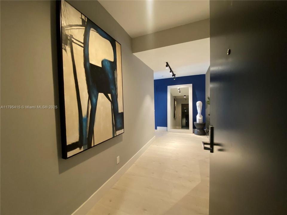 888 Biscayne Blvd 2405, Miami, Florida 33132