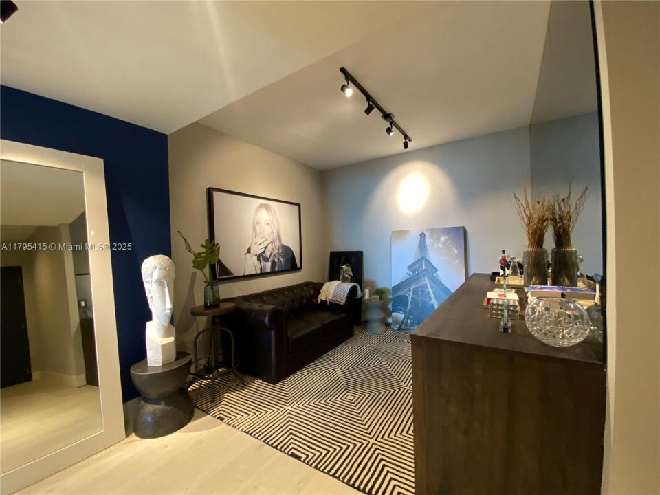 888 Biscayne Blvd 2405, Miami, Florida 33132
