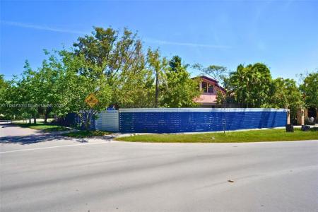 19651 NE 22nd Ave, Miami, Florida 33180, USA