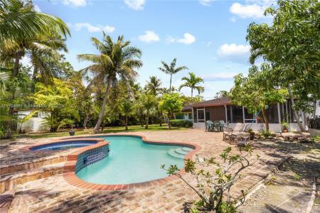 5644 SW 69th Ave, Miami, Florida 33143, USA