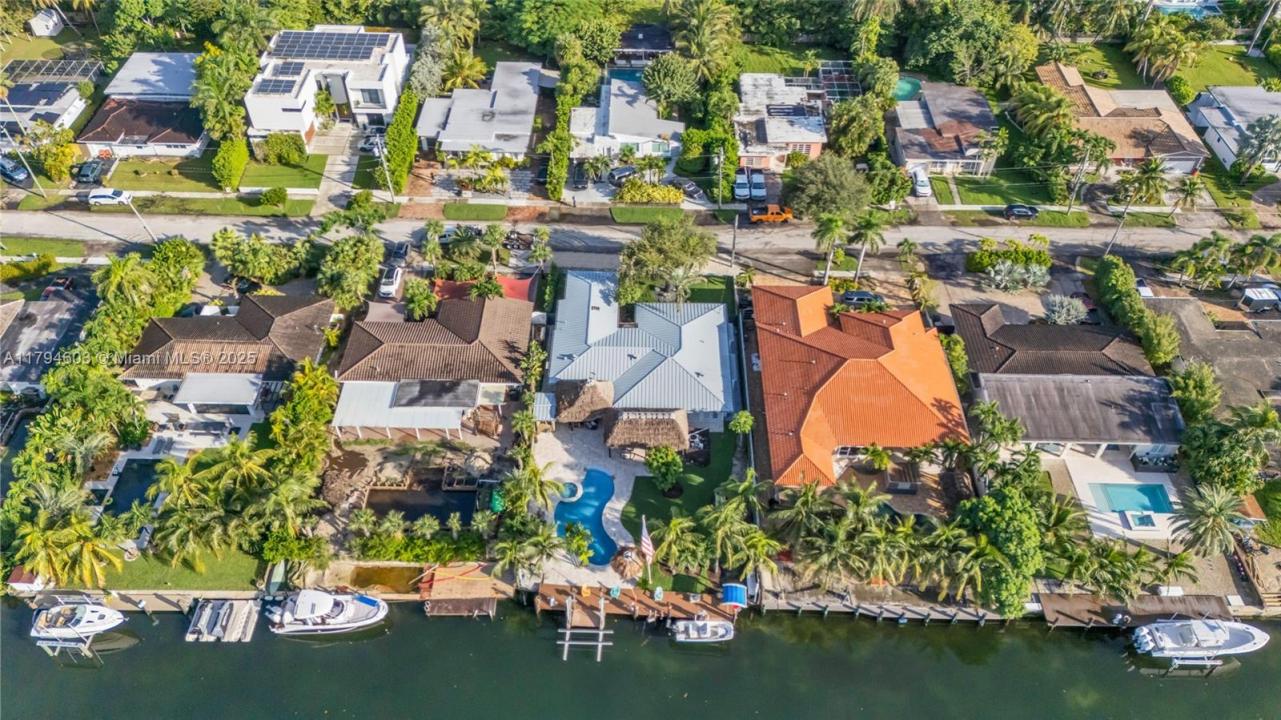 2108 NE 124th St, North Miami, Florida 33181, Amerika Birleşik Devletleri