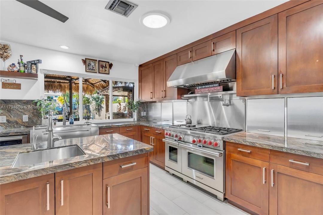 2108 NE 124th St, North Miami, Florida 33181, Amerika Birleşik Devletleri