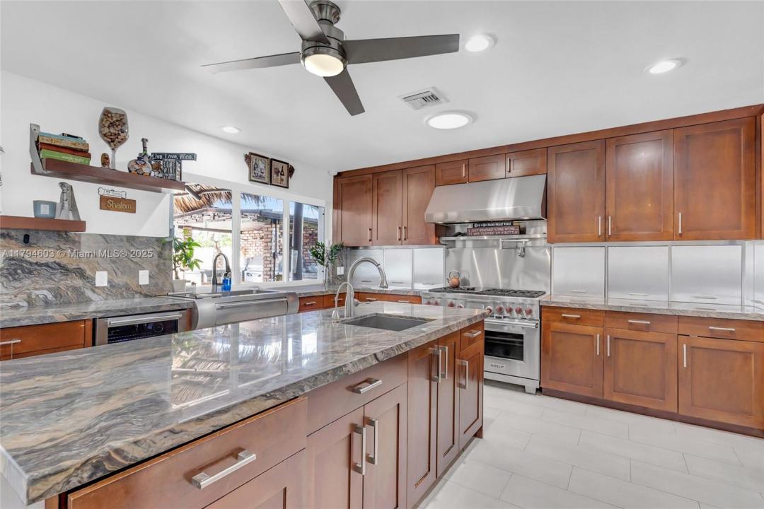 2108 NE 124th St, North Miami, Florida 33181, Amerika Birleşik Devletleri
