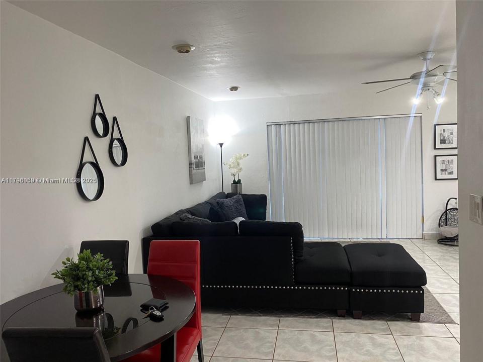 10379 N Kendall Dr L2, Miami, 佛罗里达州 33176, 美国