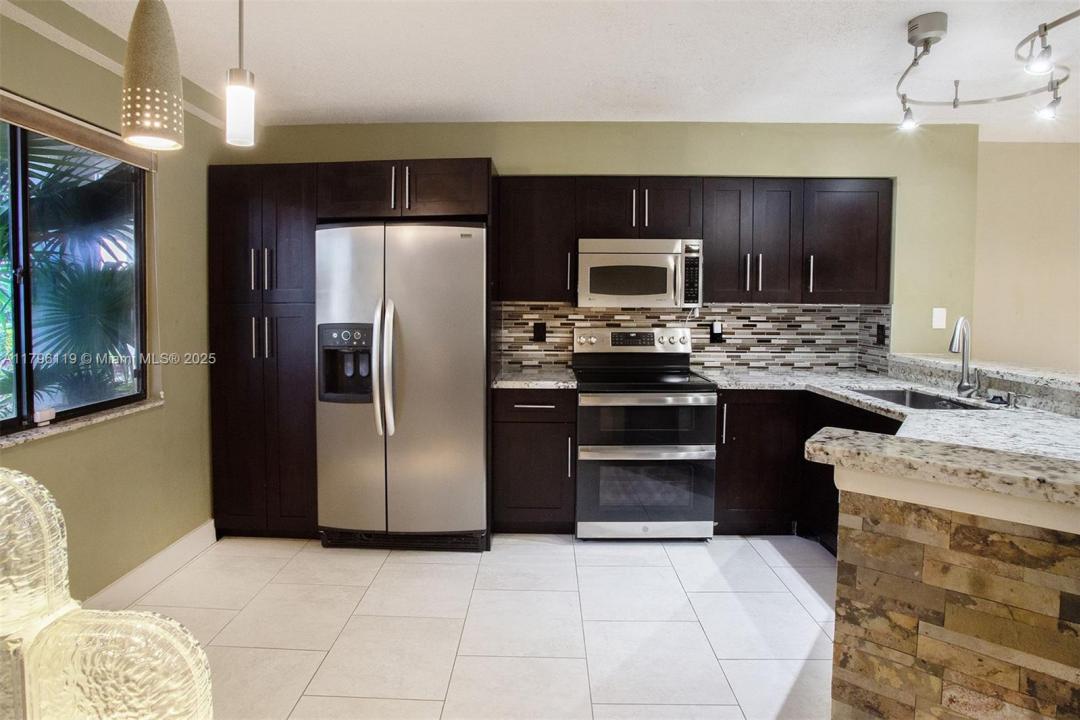2213 Cypress Island Dr 102, Pompano Beach, 佛羅里達州 33069, 美國