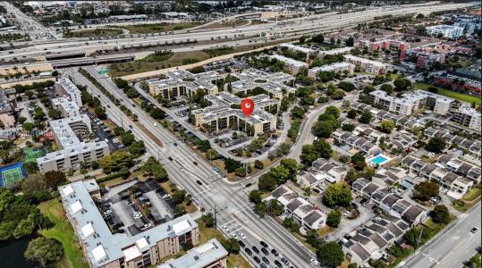 8635 NW 8th St 101, Miami, Florida 33126, USA
