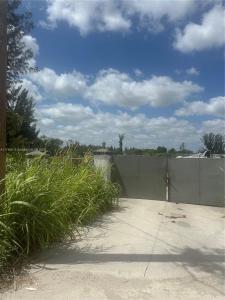 14400 205, Miami, Florida 33196, USA
