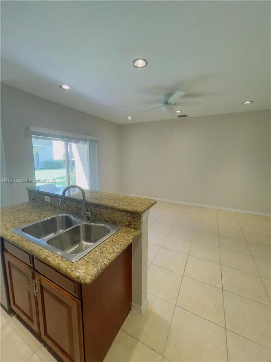 1560 SE Wilshire Pl 103, Stuart, Florida 34994, Amerika Birleşik Devletleri