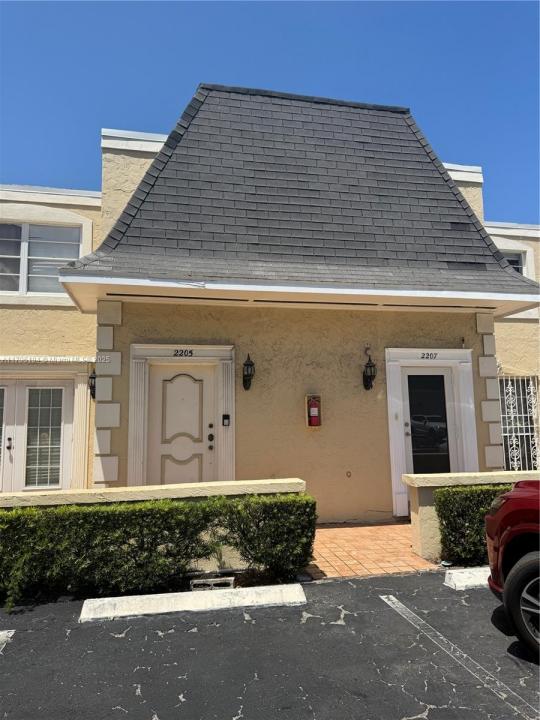2207 NE 7th St 16, Hallandale Beach, 佛罗里达州 33009, 美国