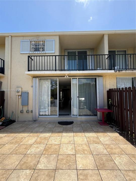 2207 NE 7th St 16, Hallandale Beach, 佛罗里达州 33009, 美国