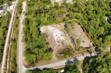 2005 Colombus ave, Other City - In The State Of Florida, Florida 33920, USA