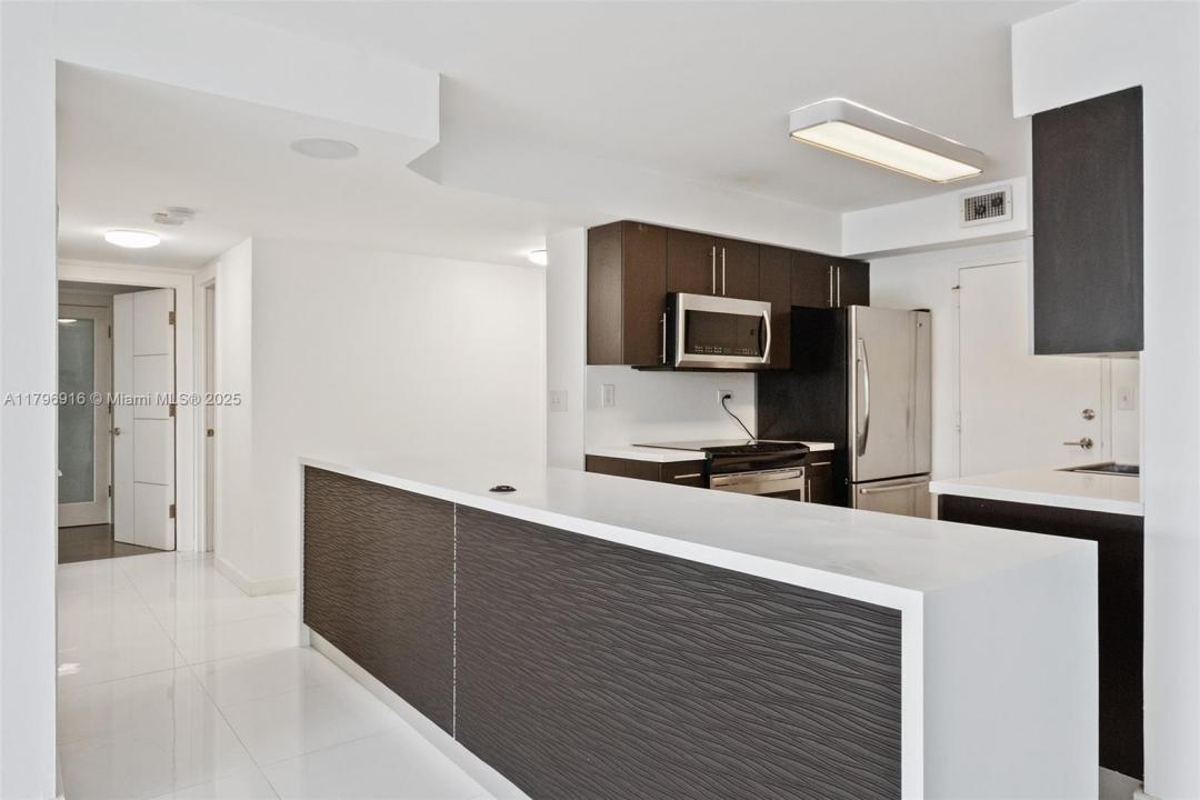 800 NE 195th St 204, Miami, Flórida 33179, Estados Unidos